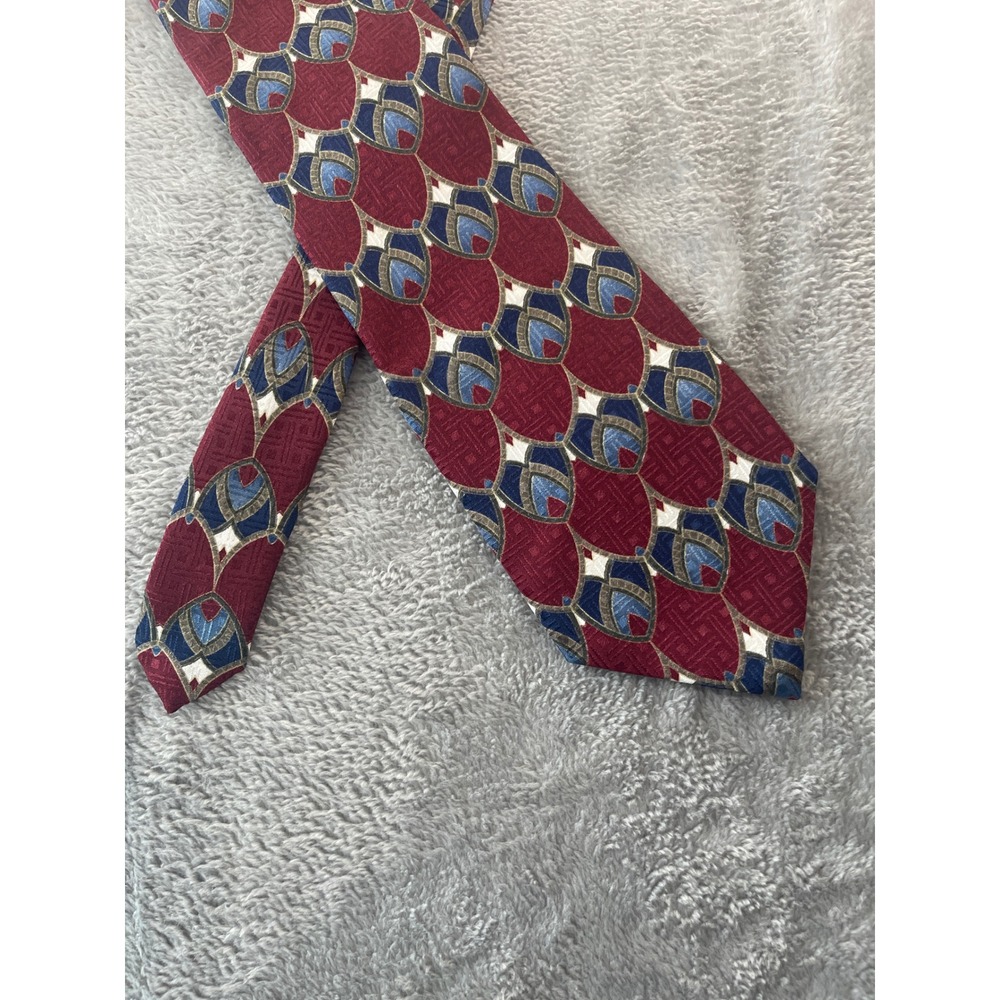 Boston Traders Men's 100% Silk Necktie Burgundy Blue Geometric Pattern - Picture 2 of 8